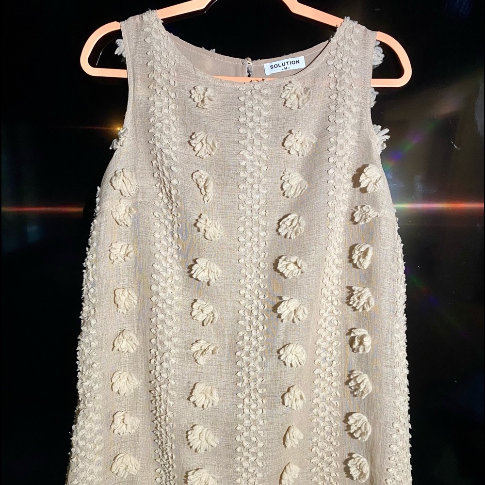 Fun lightweight lien knee length dress. Boutique purchase!